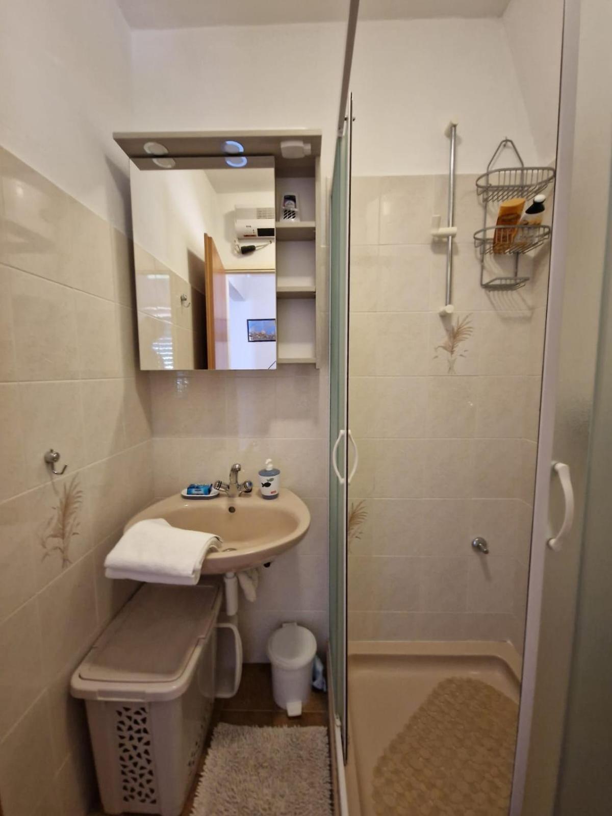 Studio Apartment Riva Sumartin Buitenkant foto